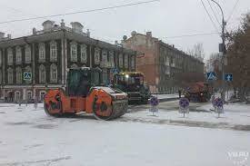 Губернатор Травников призвал ужесточить контроль за ремонтом дорог в снегопад