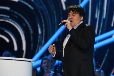 Директор Александра Серова рассказал о самочувствии певца