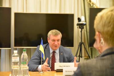 Министр по вопросам стратегических отраслей Уруский подал заявление об увольнении
