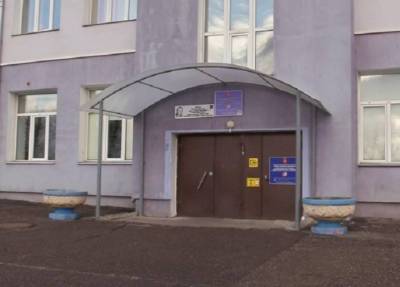 Здоровый школьник в Красноярске упал на уроке географии и умер по пути в больницу
