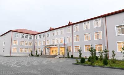 Президент Ильхам Алиев и Первая леди Мехрибан Алиева приняли участие в открытии полной средней школы №6 в Исмаиллы (ФОТО)