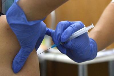 Мурашко заявил о недостаточных темпах вакцинации в российских регионах