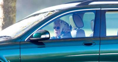 95-летнюю королеву Елизавету II снова заметили за рулем автомобиля