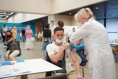 Мурашко призвал увеличить темпы вакцинации в 10 регионах