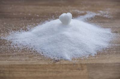 Цены российских производителей на сахар за неделю выросли на 1,6%