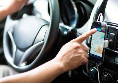 Uber в Чехии перестанет нанимать водителей без лицензии таксиста