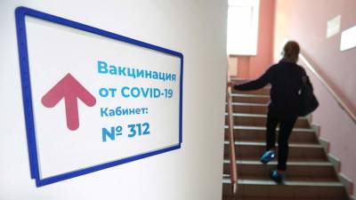 Мурашко заявил о необходимости ускорить вакцинацию от COVID в 10 регионах