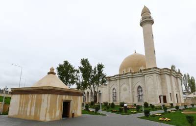 Президент Ильхам Алиев и Первая леди Мехрибан Алиева приняли участие в открытии комплекса святыни-мечети «Пирсаат Баба» в Шамахе после реставрации и реконструкции (ФОТО)