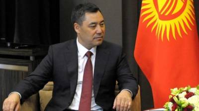 Президент Киргизии пересел на частный самолет после отказа Великобритании в посадке