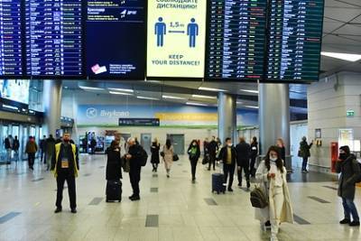 В московских аэропортах произошла массовая отмена рейсов из-за тумана