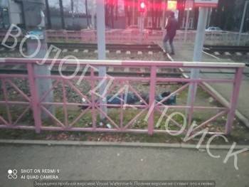 Появились подробности страшной гибели мужчины под колесами поезда в Вологде