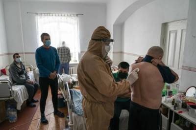Врач: На Украине острый дефицит инфекционистов – люди гробят...