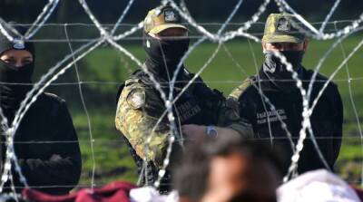 Две больших группы мигрантов смогли прорвать польскую границу