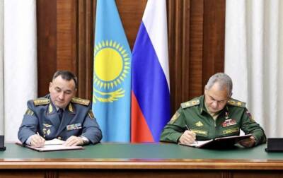 Министры обороны Казахстана и России утвердили программу стратегического партнерства