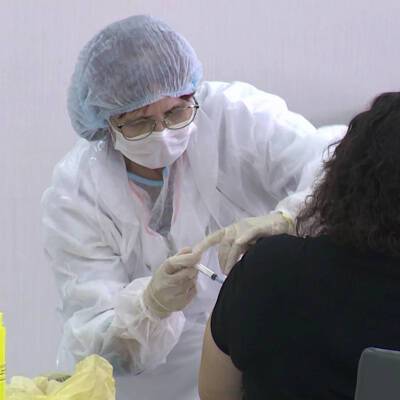 Обязательная вакцинация от ковида введена в Петербурге для жителей 60+