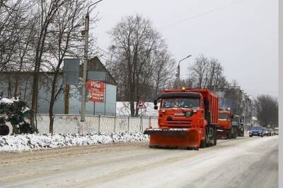 Чистить Брянск от снега будут почти 140 спецмашин