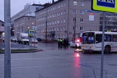 Псковичку насмерть сбил рейсовый автобус на улице Яна Фабрициуса