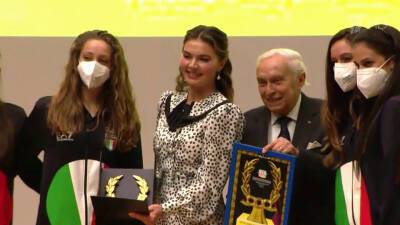 Алина Кабаева за популяризацию спорта удостоена высшей награды на международном фестивале в Милане