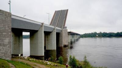 Ладожский мост на трассе «Кола» разведут 11 ноября для прохода кораблей