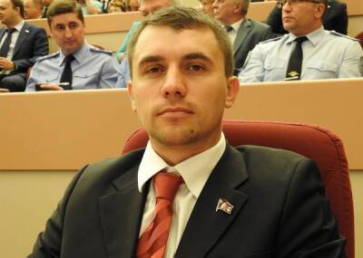 Депутату-коммунисту Николаю Бондаренко выписали штраф в тысячу рублей
