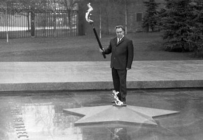 Могила Неизвестного Солдата у стен Кремля: что не устраивало Брежнева - Русская семерка