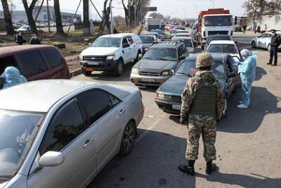 В Казахстане начались массовые проверки автомобилей с российскими номерами