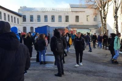 В Касимове эвакуировали 462 человека из-за замыкания в колледже
