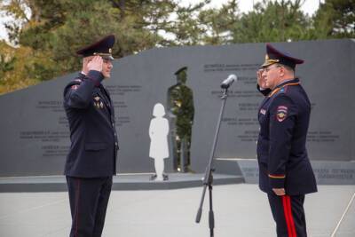 В Анапе установили мемориал памяти сотрудников МВД, погибших при исполнении служебного долга