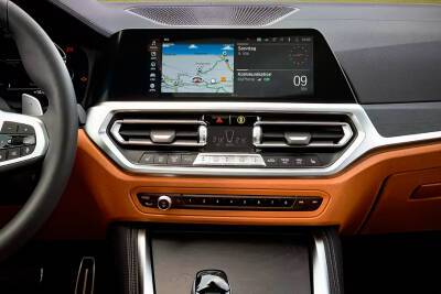 Некоторые BMW лишились сенсорных экранов из-за дефицита микроэлектроники