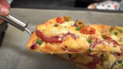 Сочная домашняя пицца за 30 минут: простой рецепт сытного блюда, от которого вся семья будет в восторге