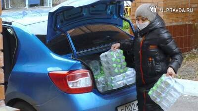 Напоили и накормили. Ульяновские волонтёры развозят воду и проднаборы в ковидные госпитали