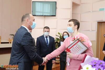 Серебряного призера чемпионата мира боксера Алексея Алфёрова чествовали на малой родине в Кореличах