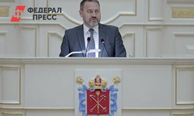 Спикер петербургского парламента рассказал, почему подарил календарь с двойником Вишневскому