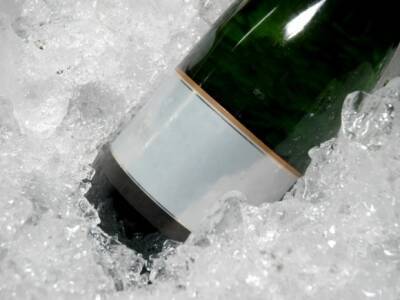 В России с начала года упало производство шампанского
