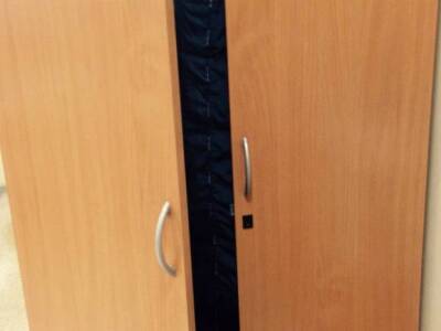 В петербургской поликлинике на ребенка упал шкаф