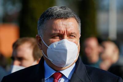 Аваков назвал офис президента Украины «слабаками или дураками»
