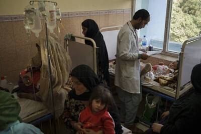 ООН отправила зарплаты афганским врачам в обход «Талибана»