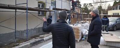 В ДК поселка Ильинский продолжаются ремонтные работы