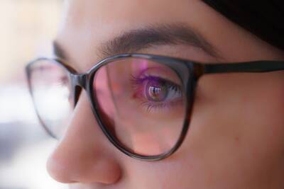 Офтальмолог Шилова назвала 4 повседневные привычки, которые ухудшают зрение