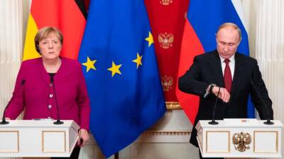 Драматический призыв Меркель: канцлер попросила Путина облагоразумить Лукашенко