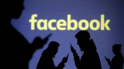 Опрос: Facebook делает общество хуже