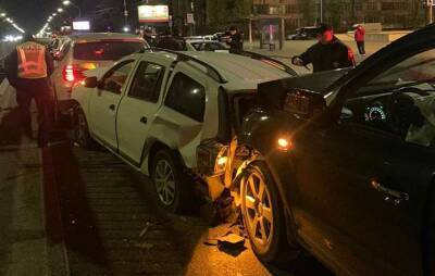 В Киеве водитель пытался задавить полицейского