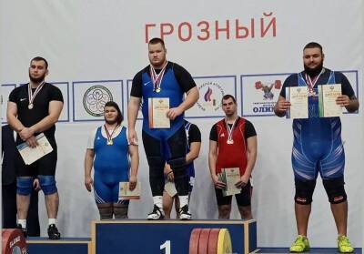 Холмский тяжелоатлет Глеб Отпущенников завоевал золото первенства России