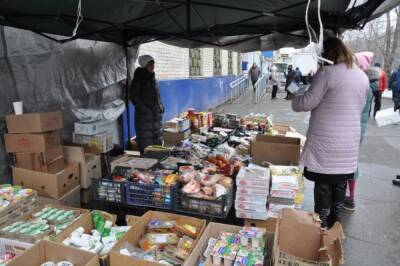 В Хабаровске закрыли 5 незаконных торговых точек на стихийном рынке