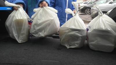 В Башкирии волонтеры доставляют горячие обеды нуждающимся