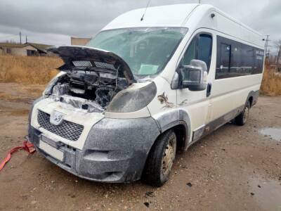 В Астраханской области загорелся микроавтобус