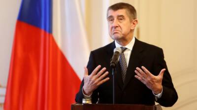 В Чехии требуют снять депутатскую неприкосновенность с главы правительства