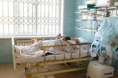 Дерматолог из Новосибирска посоветовала отложить вакцинацию от COVID-19 при герпесе
