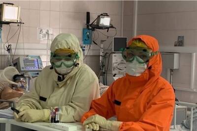 «Как на войне»: Рязанский врач рассказал о работе в «красной зоне»