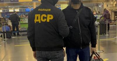 В Азербайджан депортировали родственника "вора в законе", попавшего под санкции СНБО